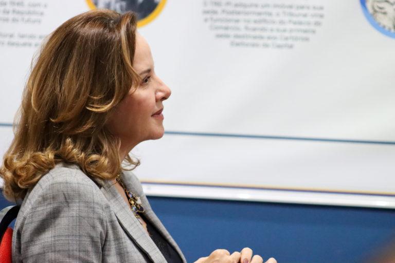 Procuradora-geral participa da inauguração do Centro Cultural do TRE-PI