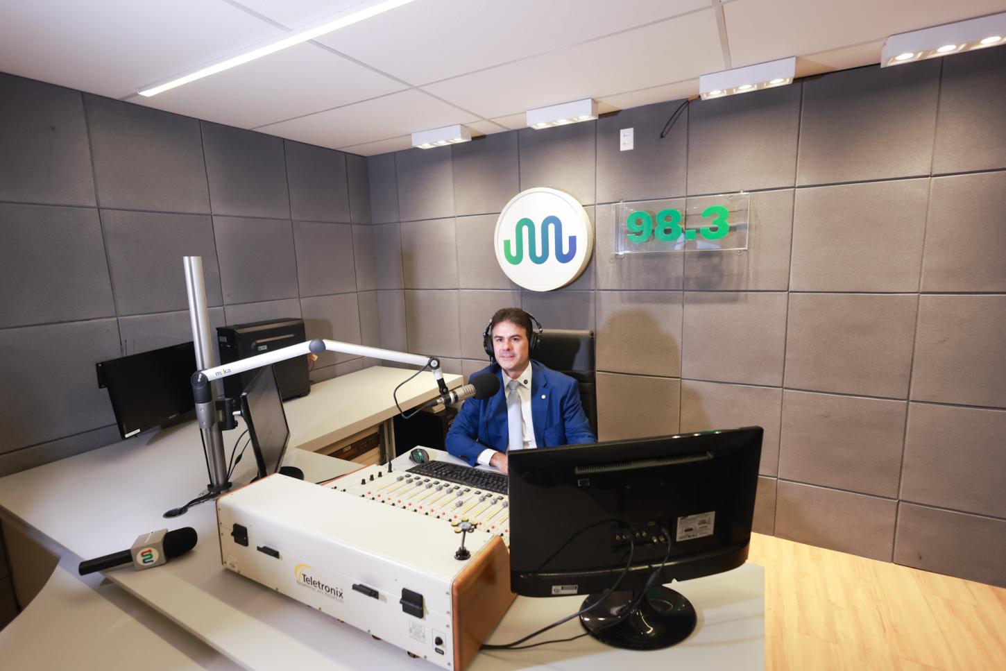 Rádio Alepi 98,3 FM completa 15 anos com espaços mais modernos