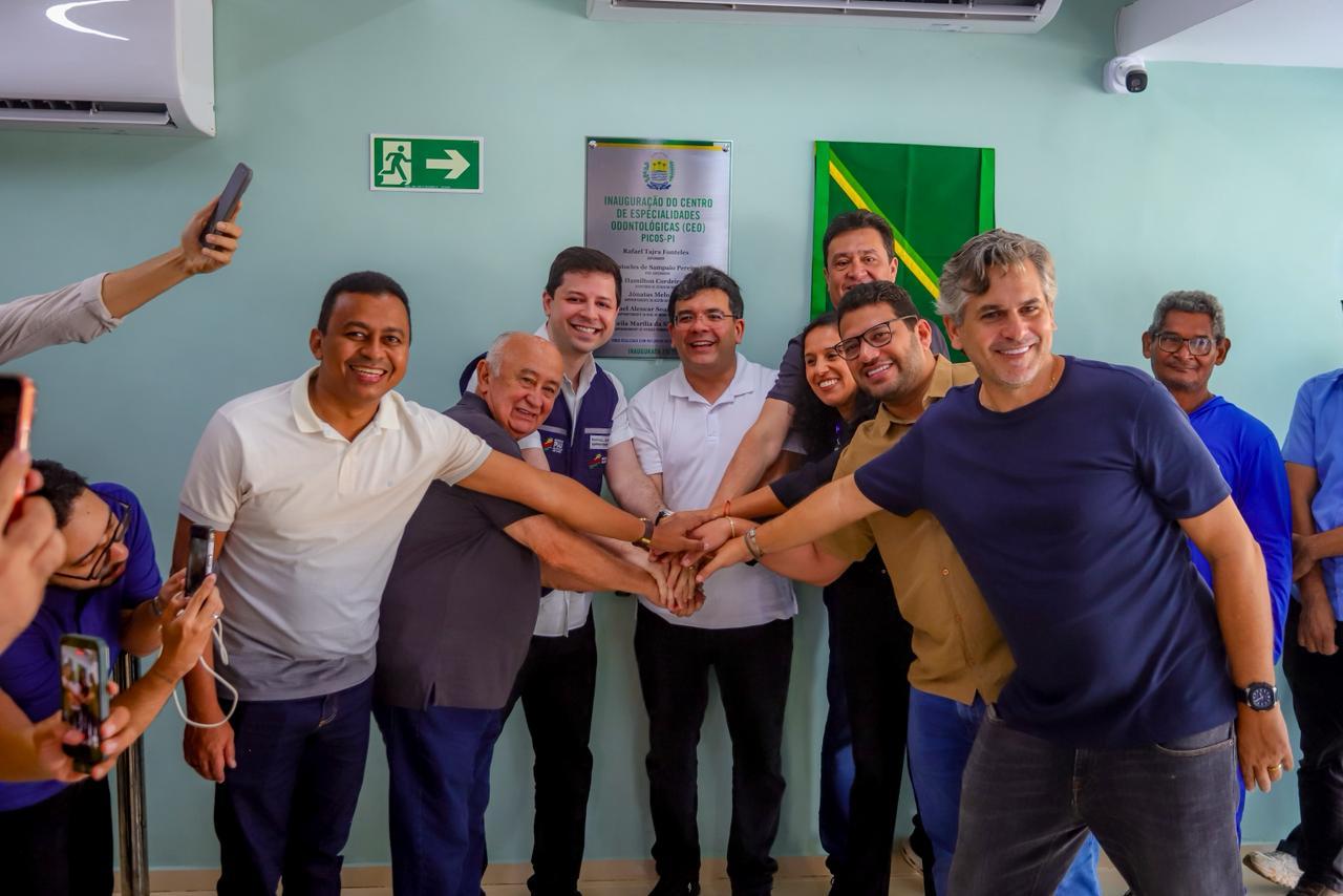 Rafael Fonteles inaugura Centro de Especialidades Odontológicas em Picos