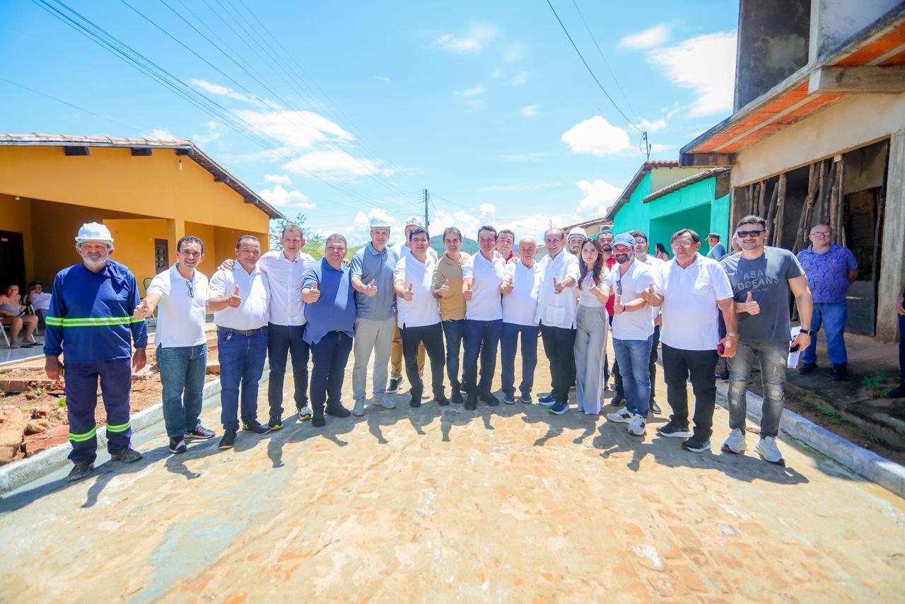 Rafael Fonteles inspeciona reforma de escola e obras de pavimentação em Sussuapara