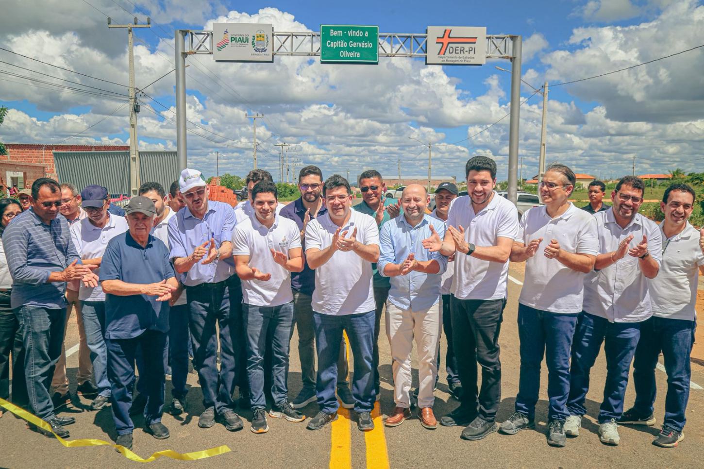 Rafael inaugura rodovias e destaca impacto econômico em Capitão Gervásio Oliveira