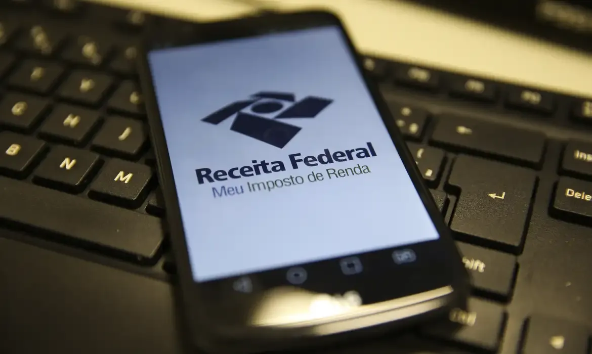 A menos de um mês do fim do prazo, 59% não enviaram declaração do IR