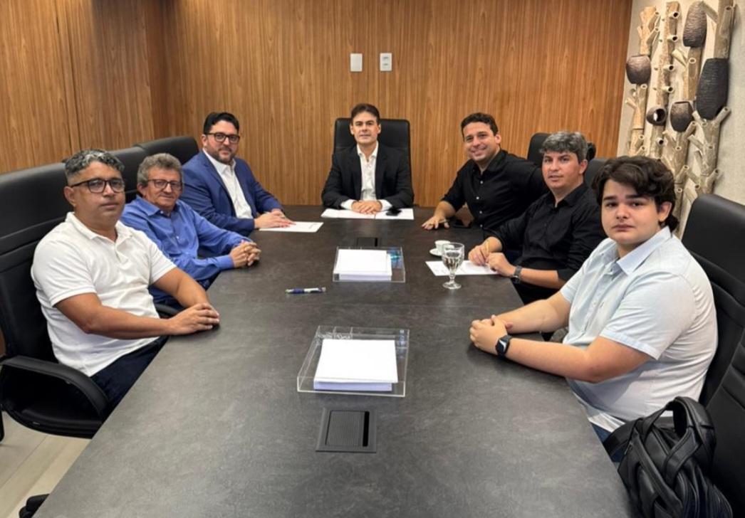 Severo Eulálio articula avanços do programa Casa Legal para Parnaíba