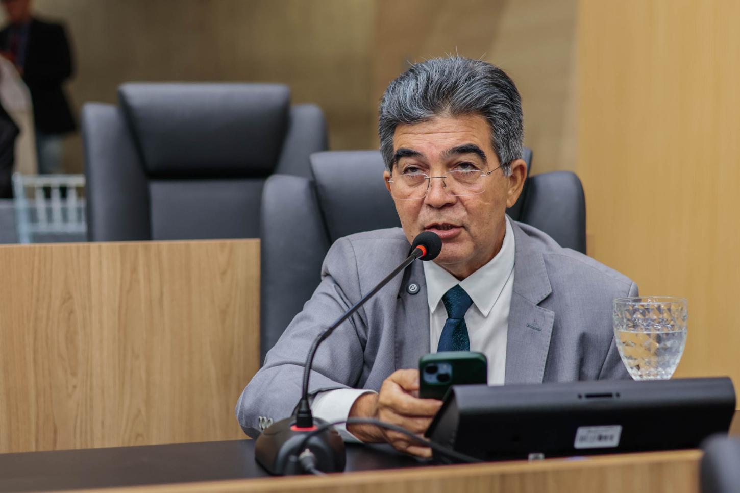 Deputado Francisco Limma solicita a recuperação da rodovia BR-222