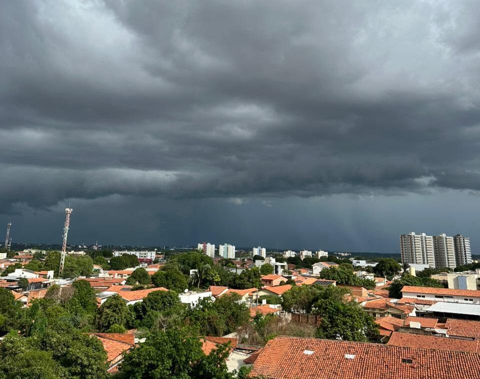 Fim de semana com muita chuva em Teresina e em cidade do Norte do Piauí