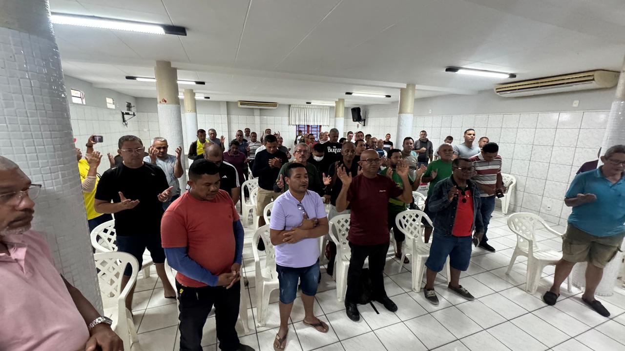 Greve de ônibus está suspensa após acordo entre sindicatos em Teresina