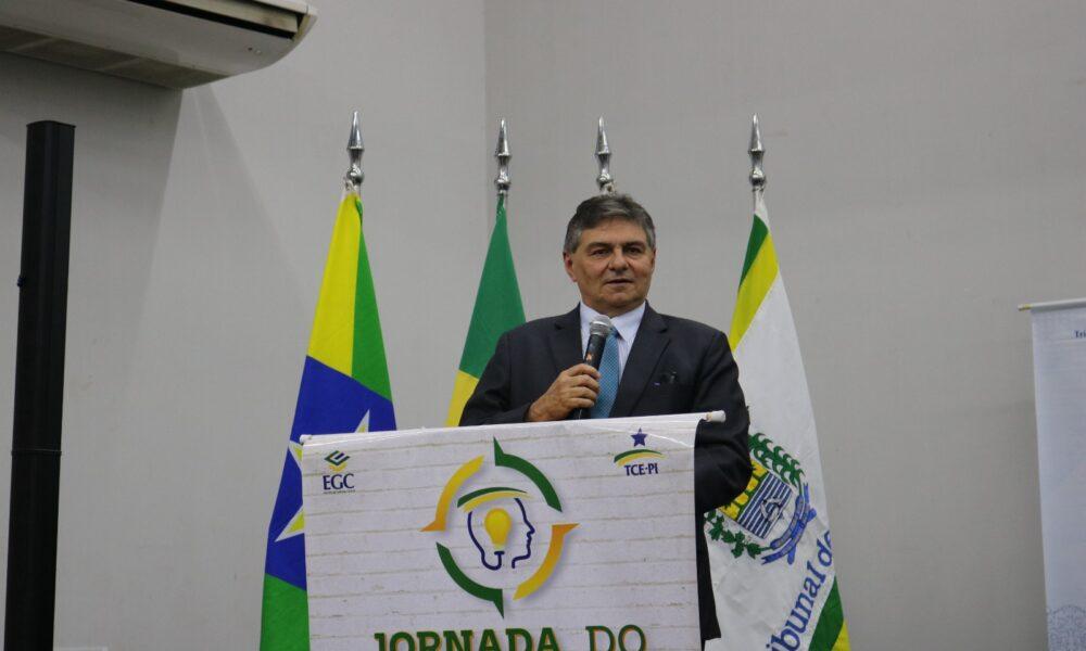 Jornada do Conhecimento debate a gestão pública e o desenvolvimento municipal