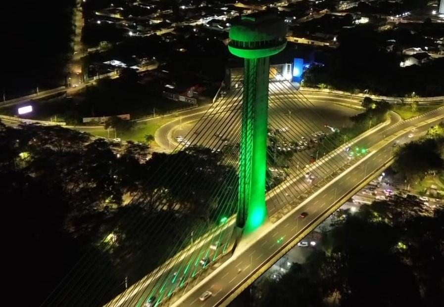 Ponte Estaiada em Teresina passa por revitalização da iluminação