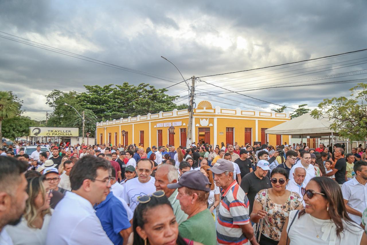 Rafael Fonteles inaugura museu e asfalto e anuncia UTI em Valença