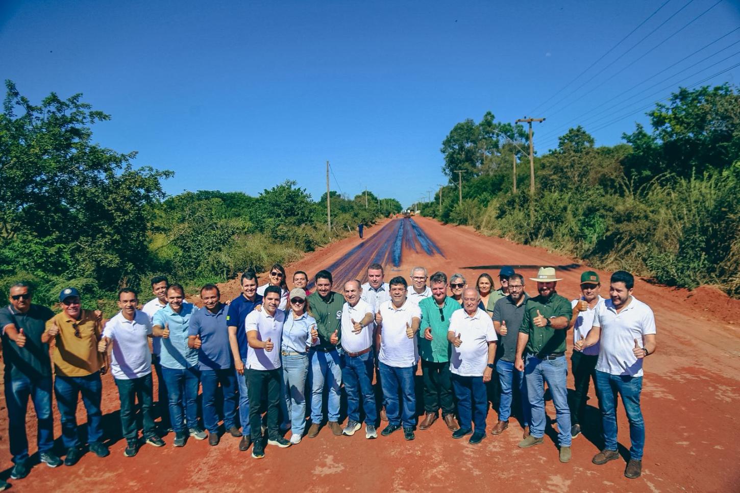 Rafael Fonteles monitora obras de pavimentação no município de Uruçuí