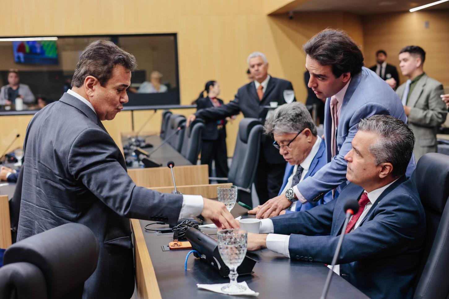 Reestruturação dos cargos de confiança do TJ-PI é lida no Plenário da Alepi