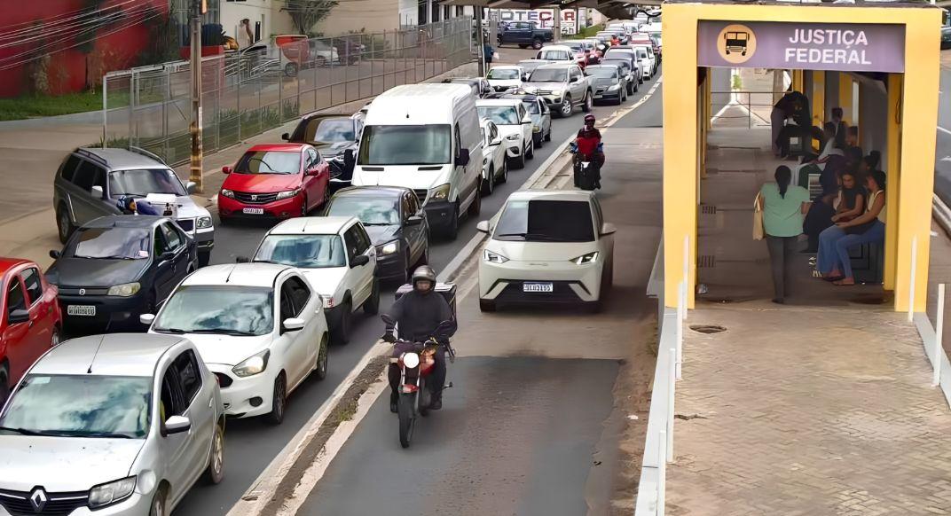 STRANS recadastra motoristas de aplicativo para uso das faixas exclusivas de ônibus
