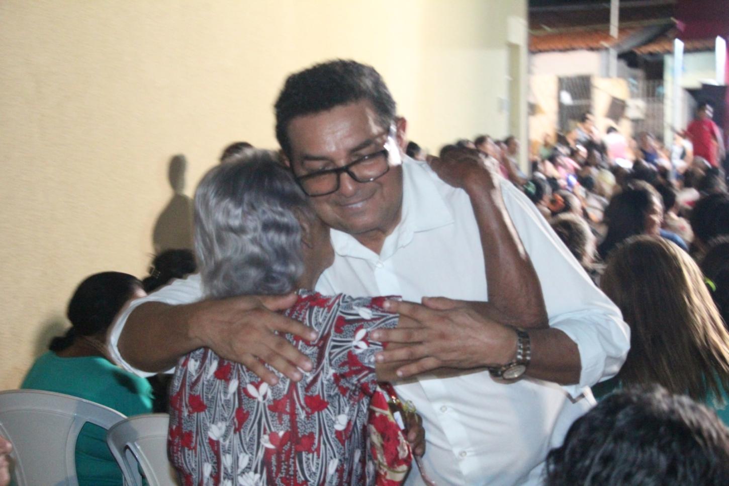 Valdemir Virgino realiza festa para mais de 500 mães