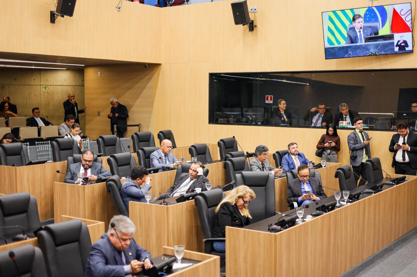 Alepi aprova indicativos reduzindo o ICMS dos combustíveis e da energia elétrica