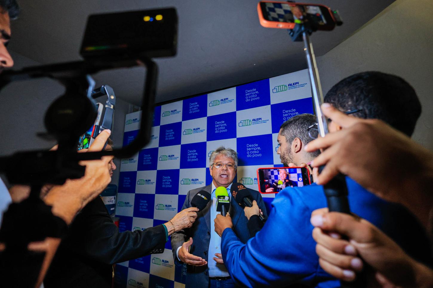 Com voto contra da oposição, comissão da Alepi aprova empréstimos ao Governo