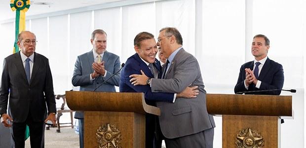 Flávio Dino toma posse como ministro substituto do TSE