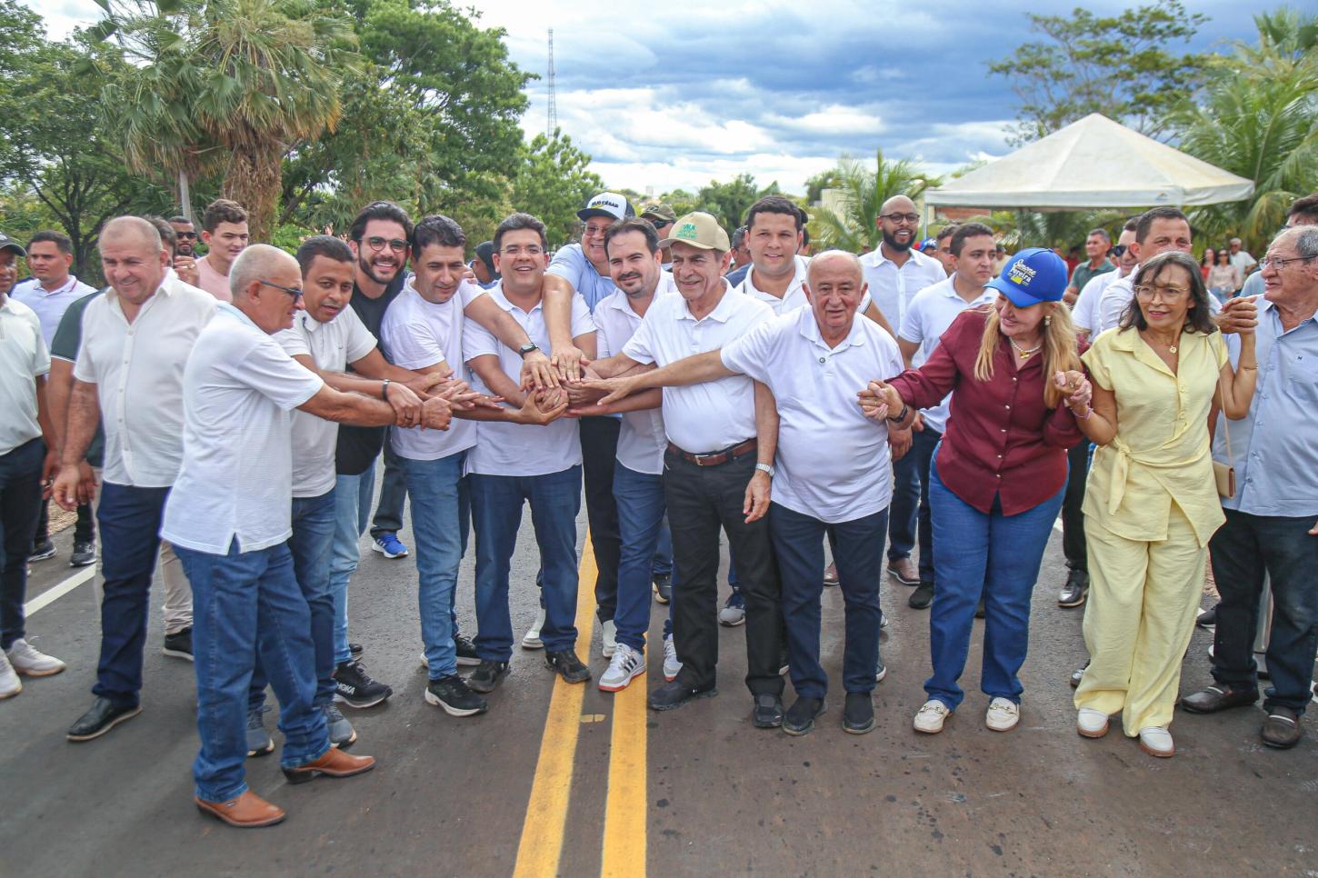 Governo entrega asfaltamento de avenida e reforça investimentos em Nazaré do Piauí
