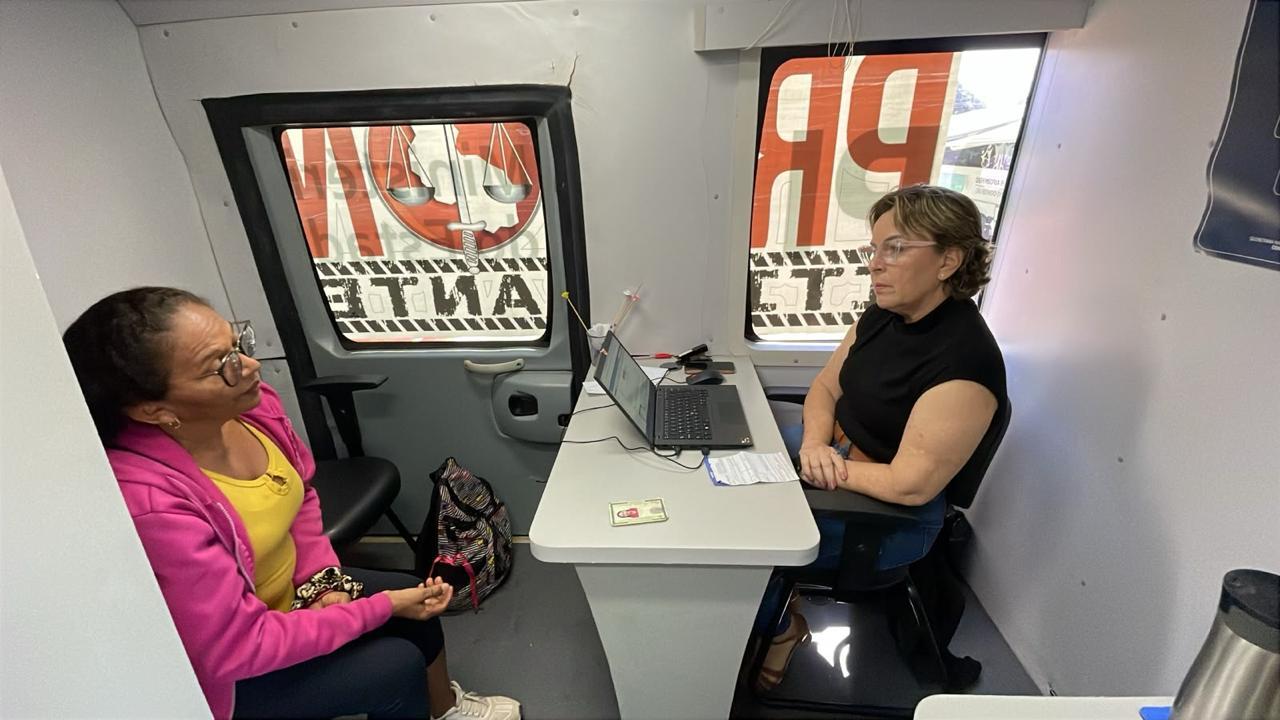 Procon Itinerante e Ouvidoria realizam atendimentos no bairro Mafrense, em Teresina