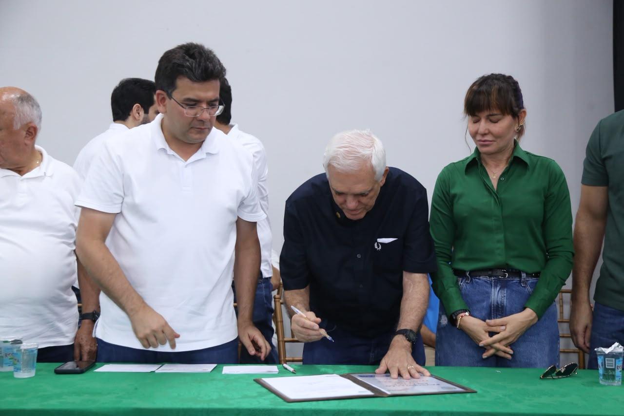 Rafael Fonteles acompanha reforma do Teatro Diniz Chaves e autoriza novos investimentos