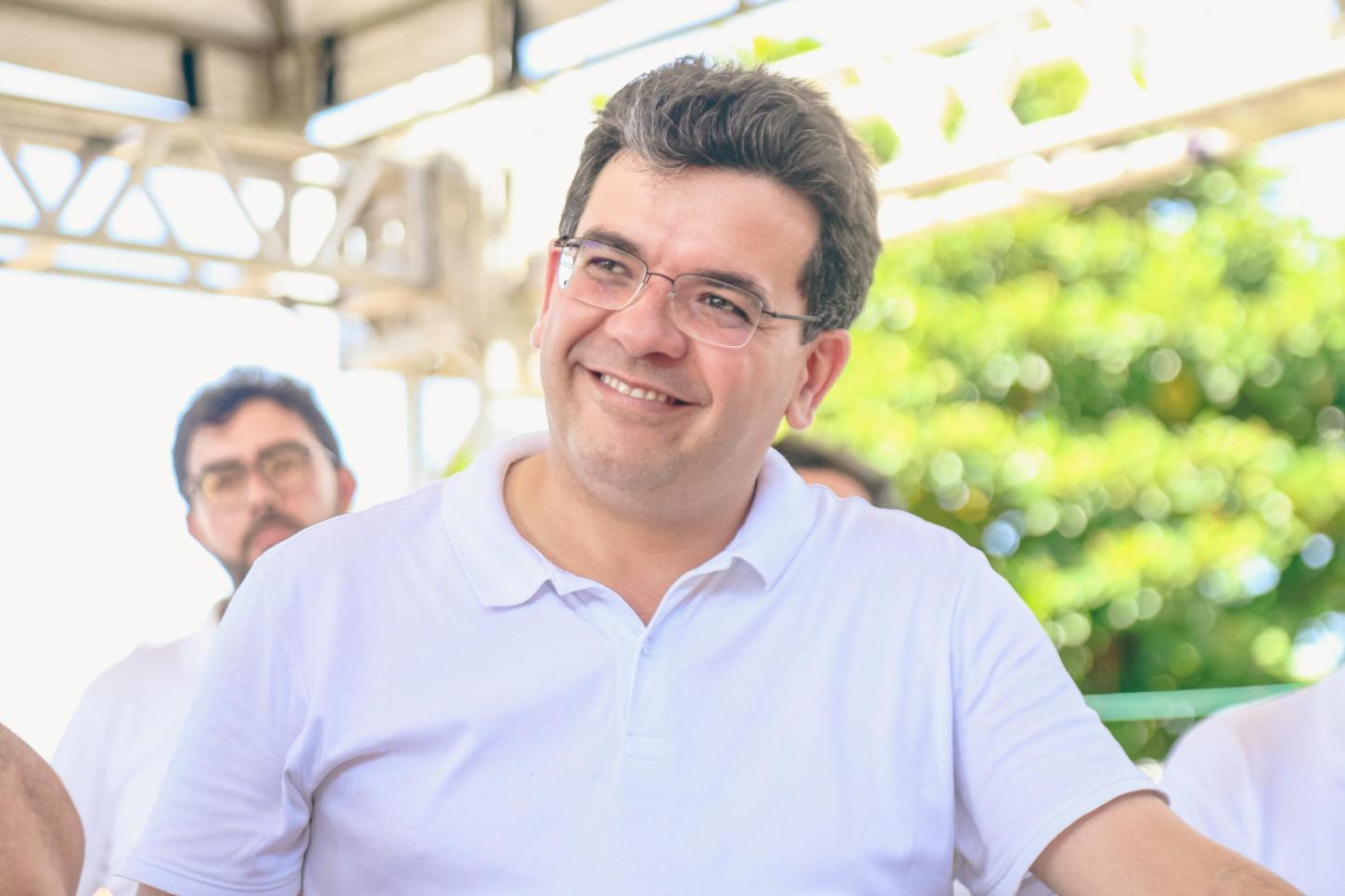 Rafael inaugura escola e vistoria obras em Morro do Chapéu, Esperantina e Joaquim Pires