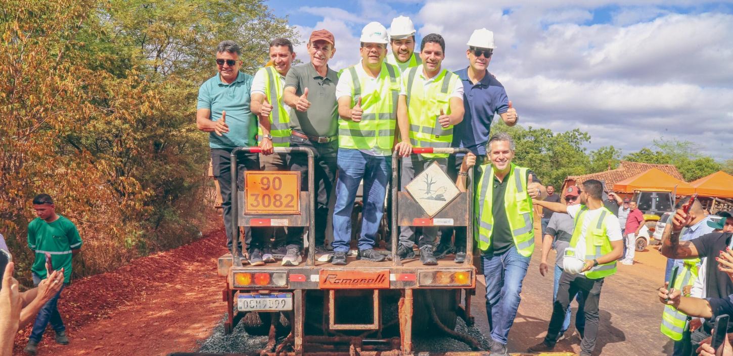 Severo Eulálio acompanha avanço das obras da rodovia PI-379 em Picos
