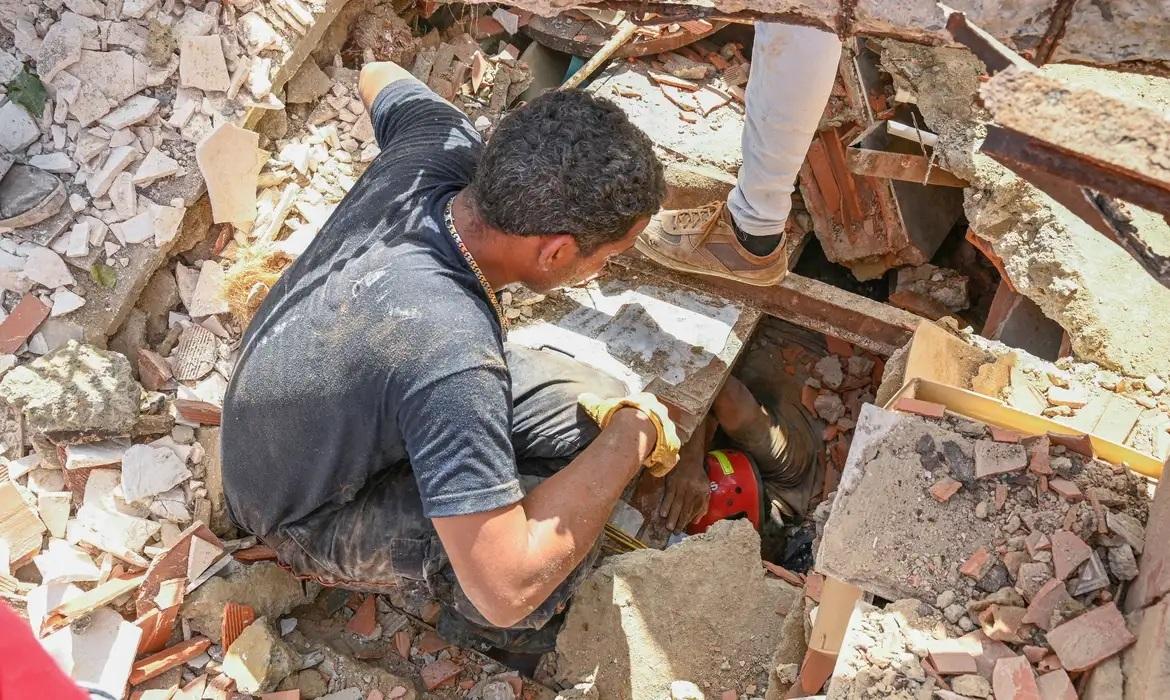 Sobe para 1.430 o número de mortos após terremotos na Venezuela
