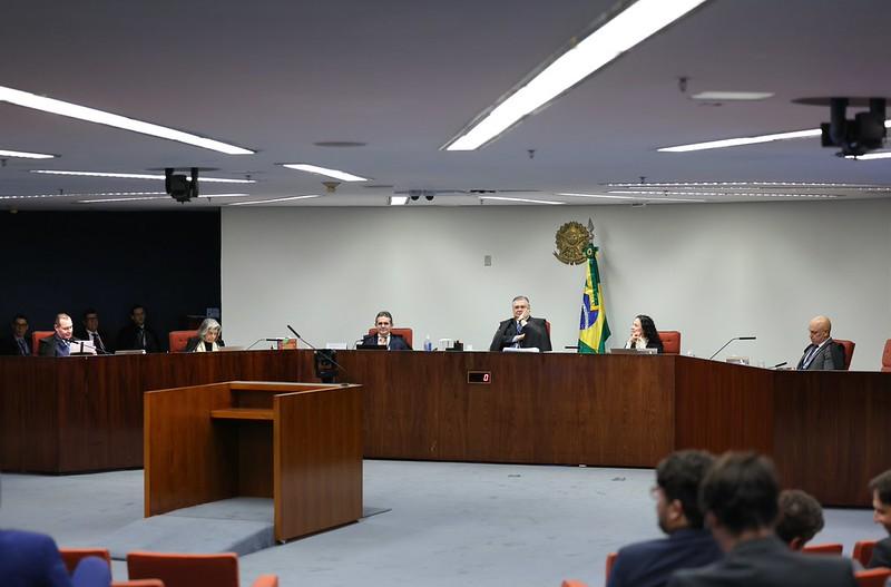 Supremo condena Eduardo Bolsonaro a 4 anos e 2 meses de prisão