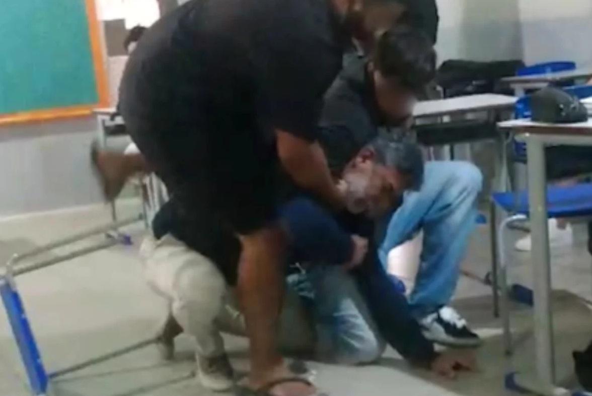 Aumentam as penas para crimes contra professores e médicos