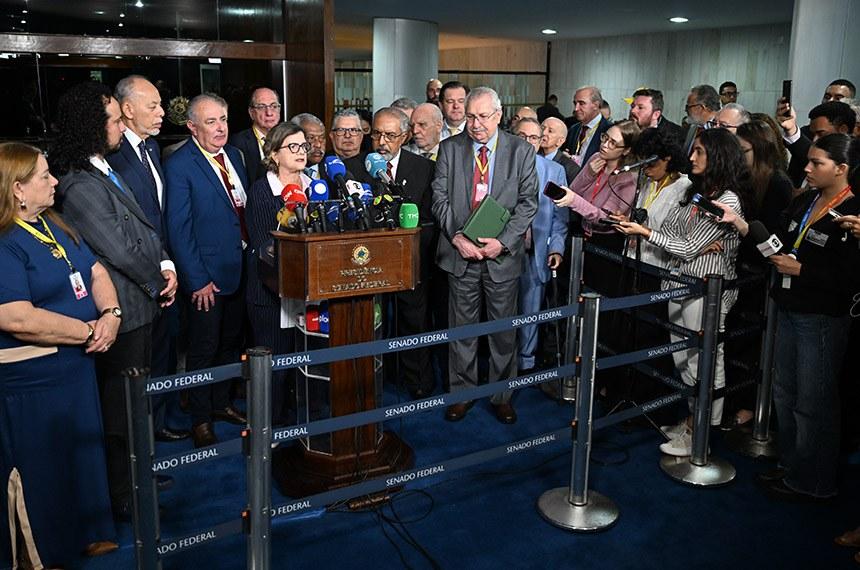 Centrais sindicais consideram positiva reunião com o presidente do Senado