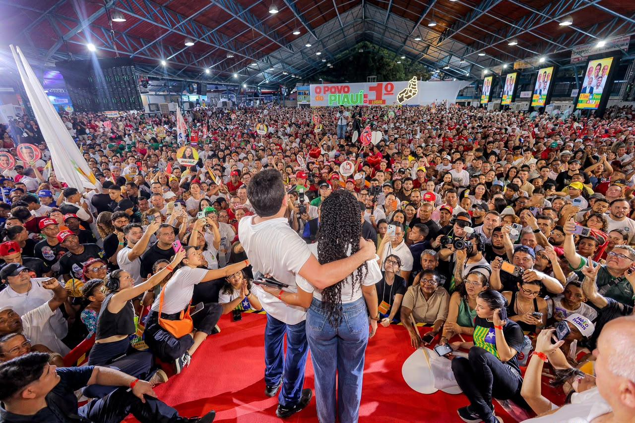 De escola pública ao intercâmbio em Singapura: estudante emociona convenção
