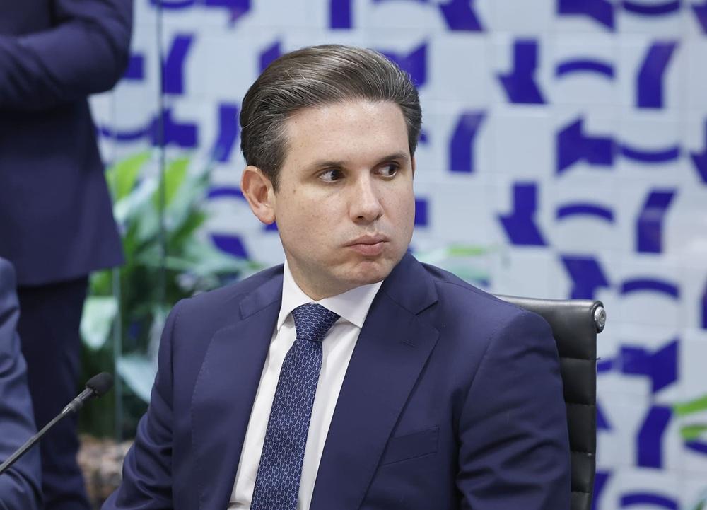 Hugo Motta critica 