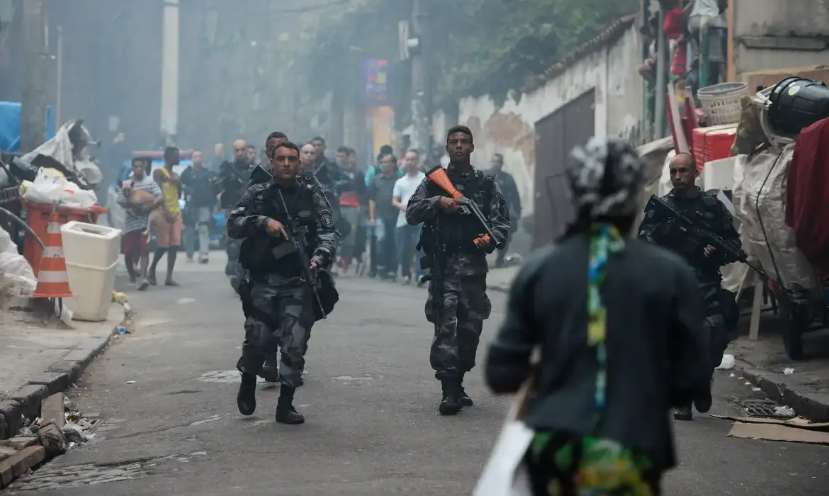 Itamaraty alerta para risco de EUA usar força militar no Brasil