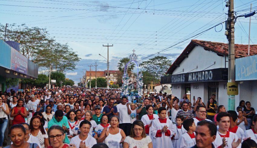 Limma prestigia festejo de Nossa Senhora das Graças em Castelo do Piauí