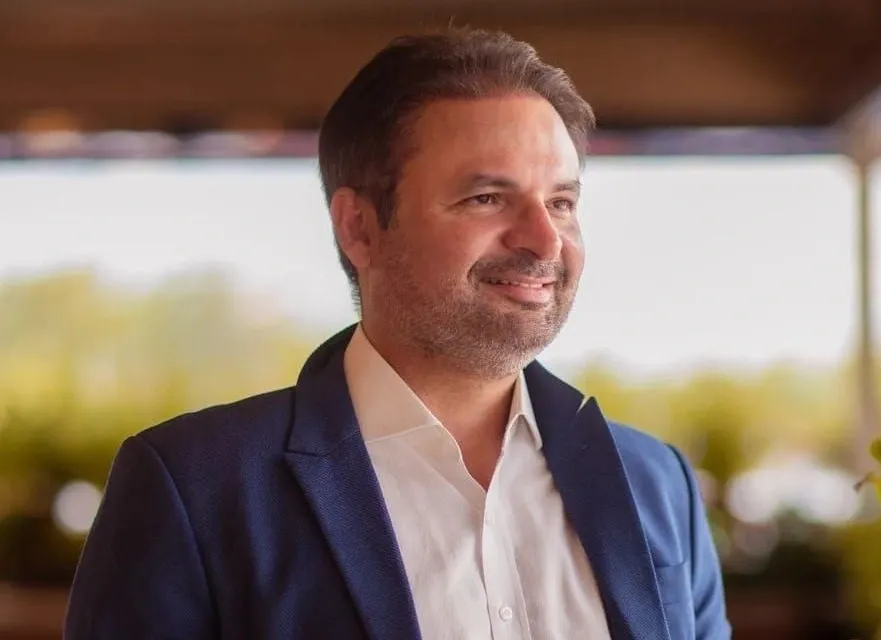 Mainha desiste da pré-candidatura e apoia Joel Rodrigues para governador