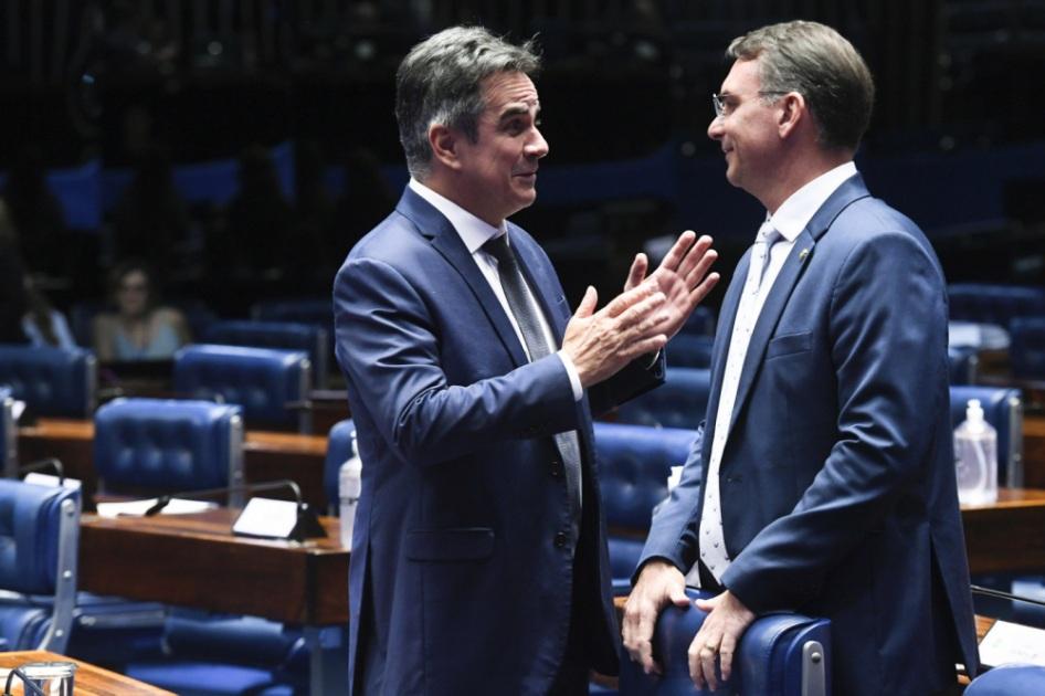 Palanque de Flávio Bolsonaro pode perder PP e União Brasil