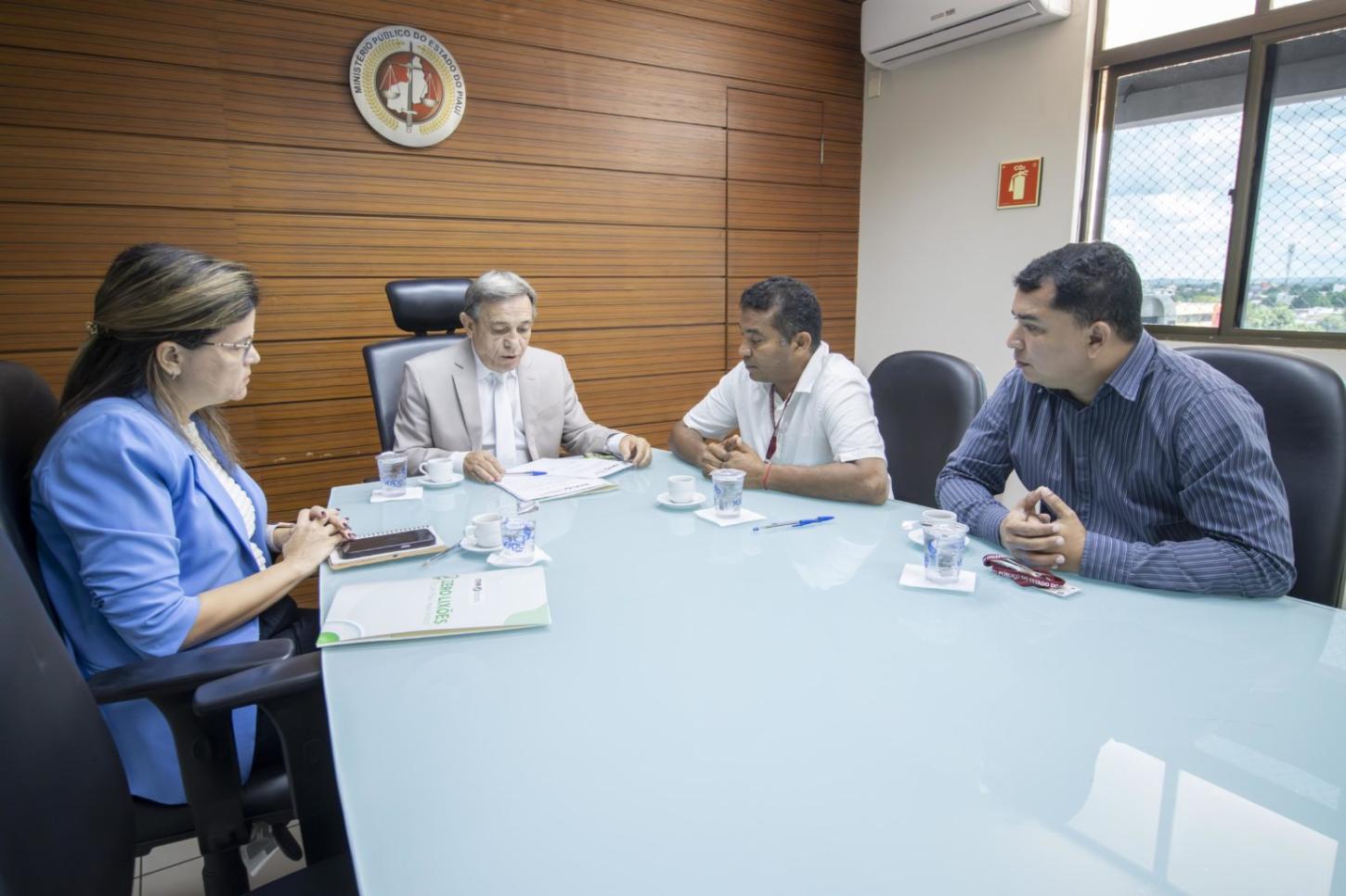 Prefeitos de Piracuruca e Porto firmam acordos com o MPPI para encerramento de lixões