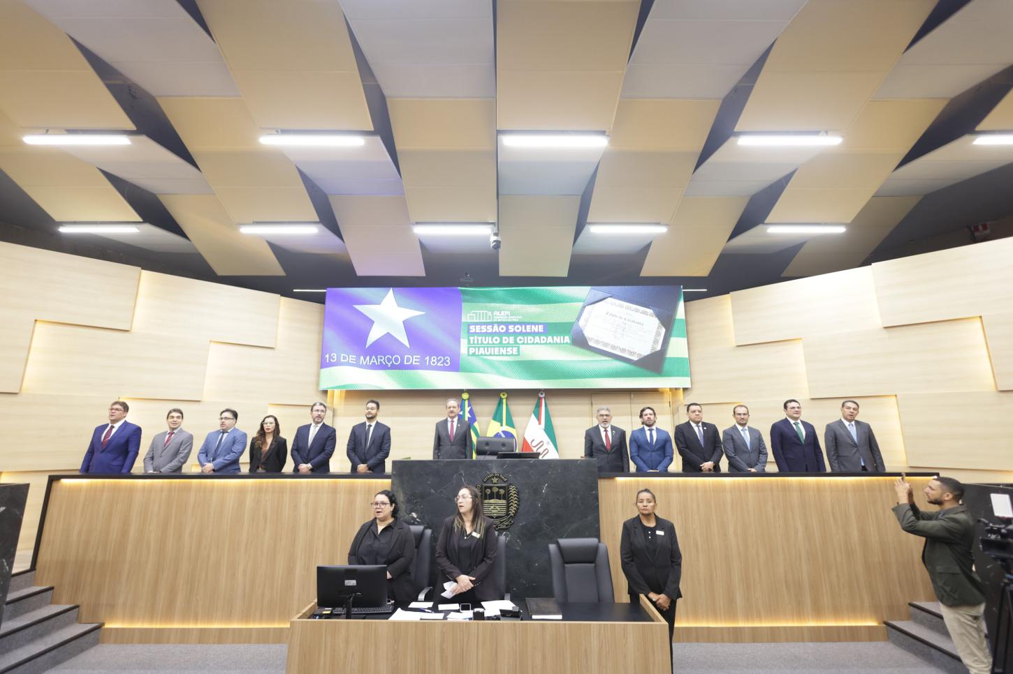 Procurador do Estado  e promotor de Justiça ganham cidadania piauiense na Alepi