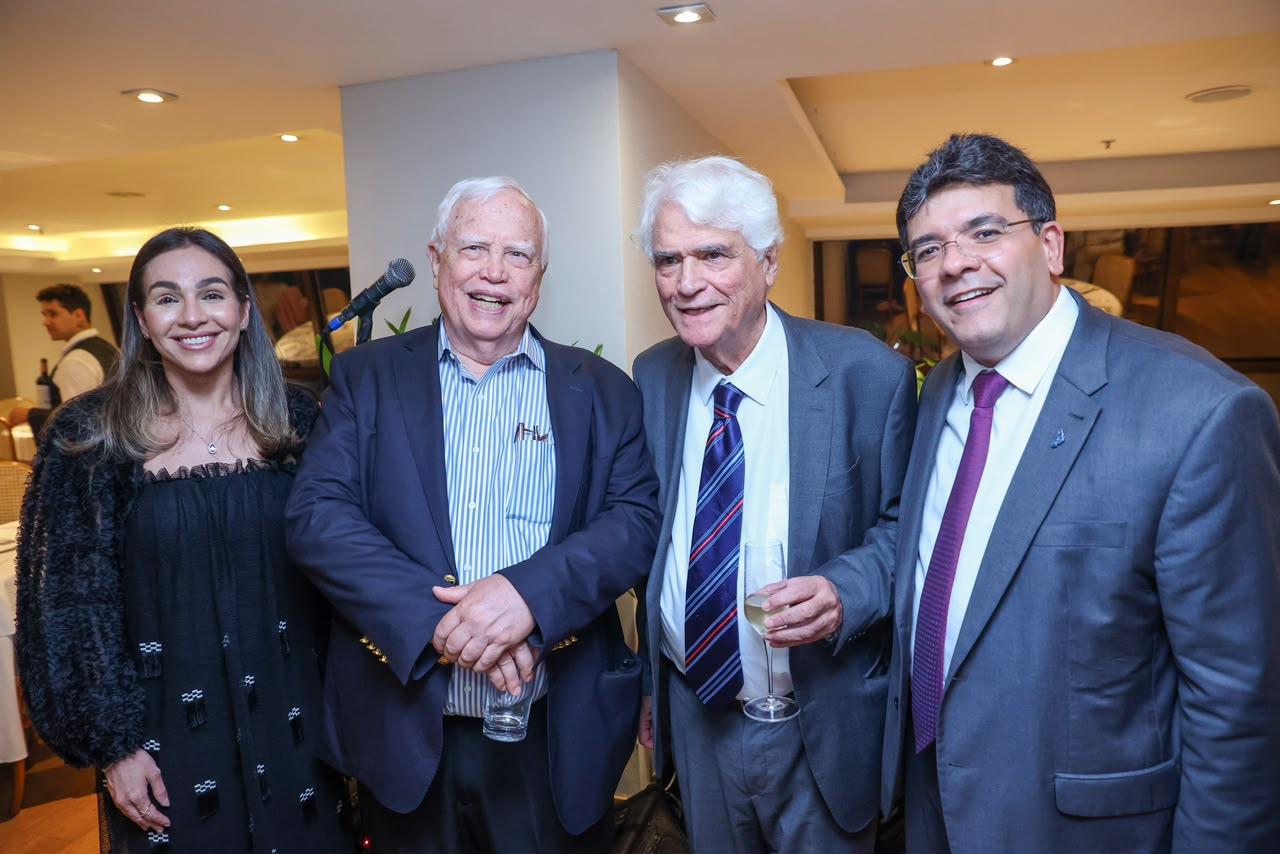 Rafael e Isabel Fonteles participam de homenagem ao economista Aloísio Araújo