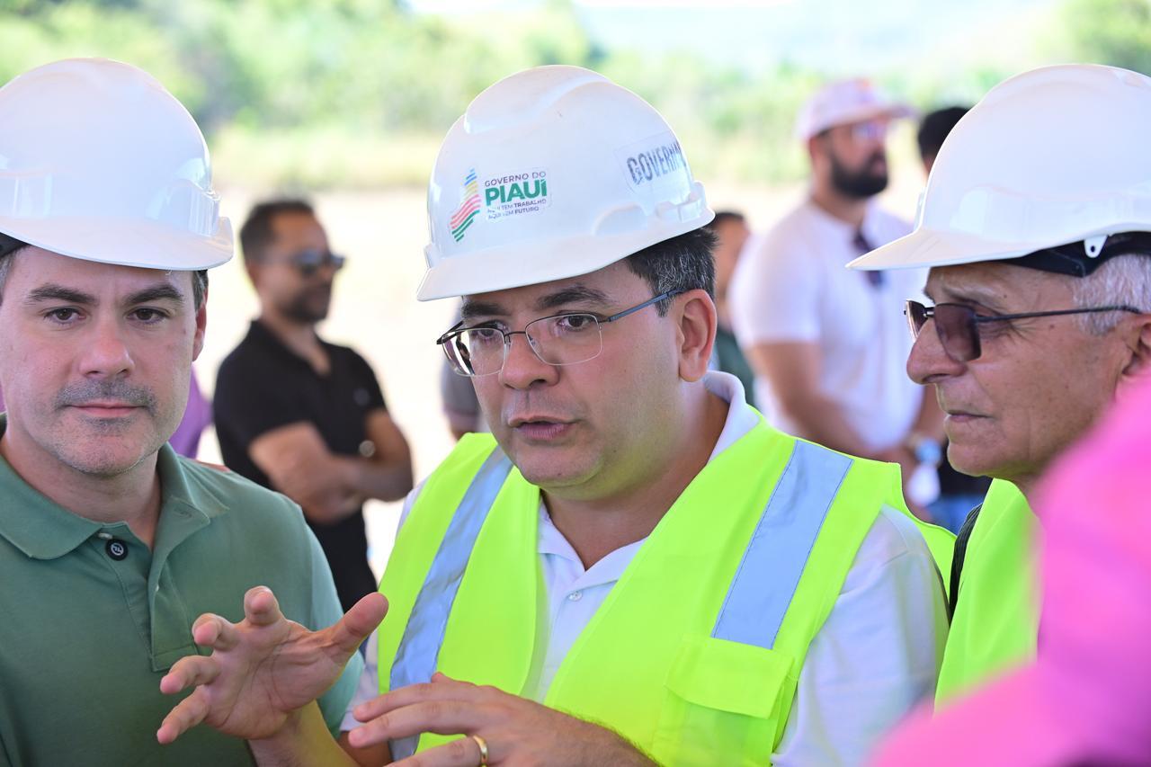 Rafael Fonteles vistoria obras do Parque de Eventos em Ribeiro Gonçalves