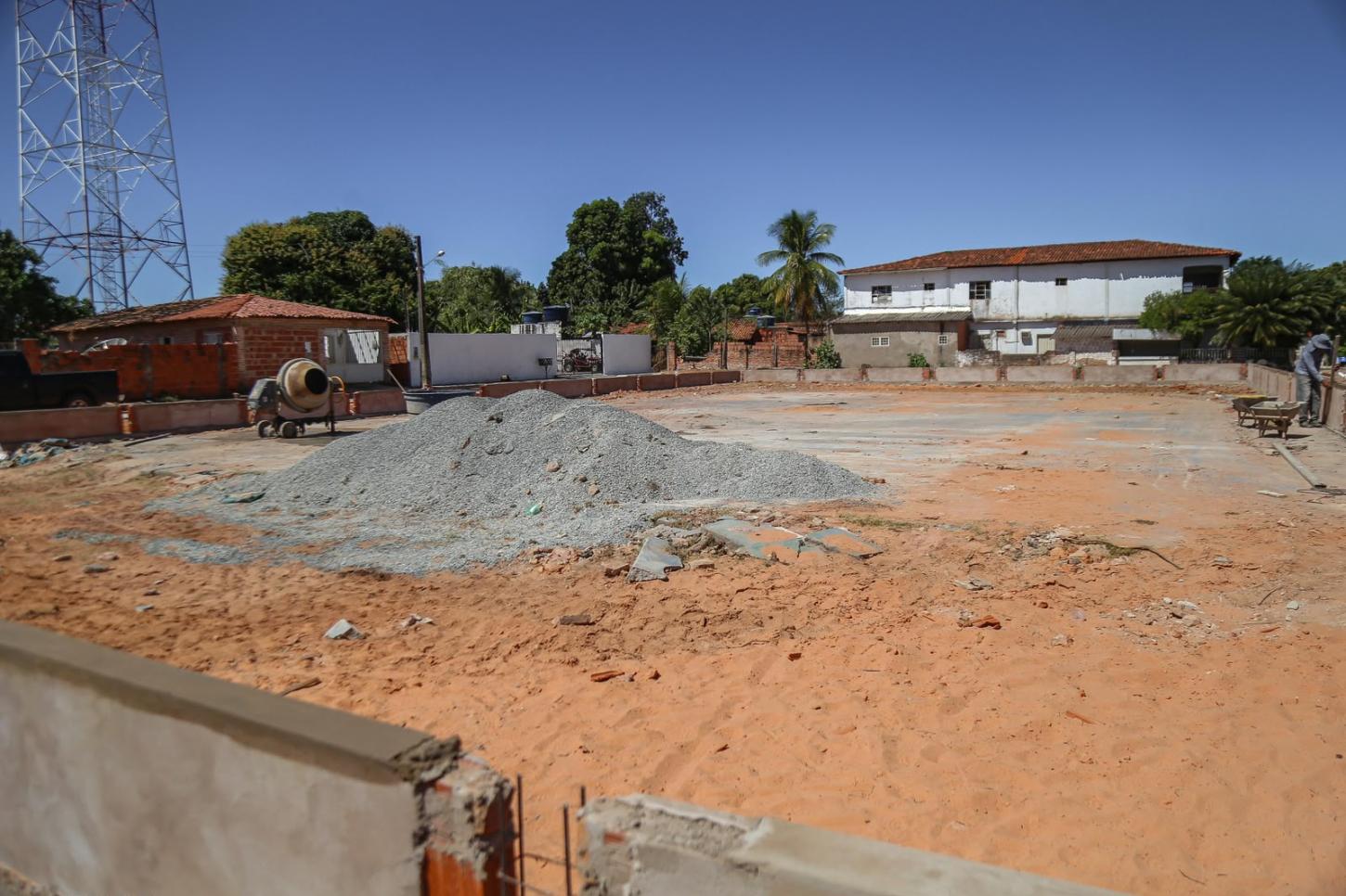 Rafael Fonteles vistoria obras em Barreiras do Piauí, Monte Alegre do Piauí e Gilbués