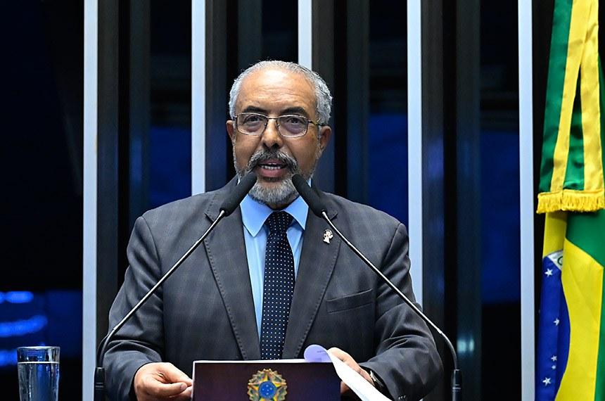 Senador Paulo Paim defende votação da PEC que acaba com a escala 6x1