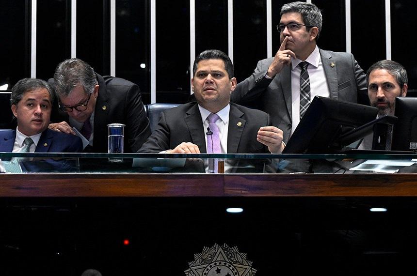 Após encontro com Lula, Davi Alcolumbre afirma que 