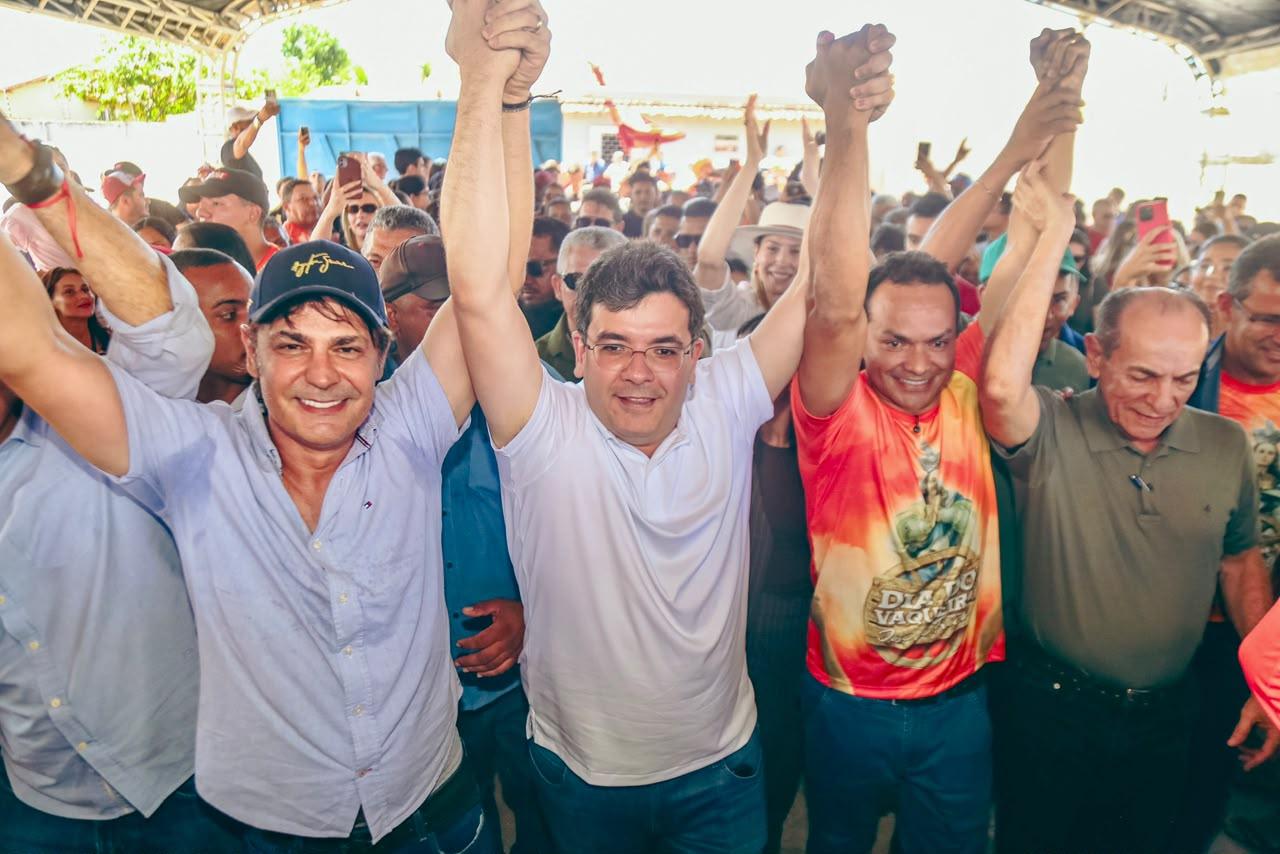 Ex-prefeito Roger Linhares deixa oposição e declara apoio à reeleição de Rafael Fonteles