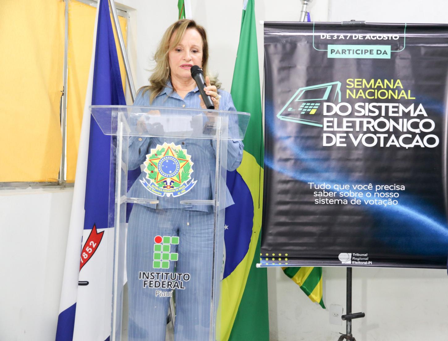 Justiça Eleitoral leva conscientização sobre urna eletrônica a estudantes do IFPI