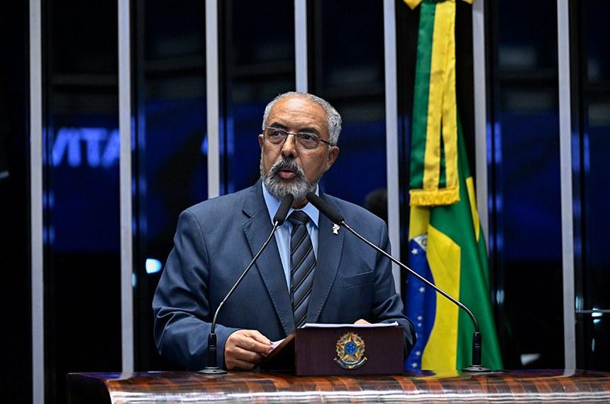 Paulo Paim diz esperar que PEC contra escala 6x1 seja votada pelo Senado