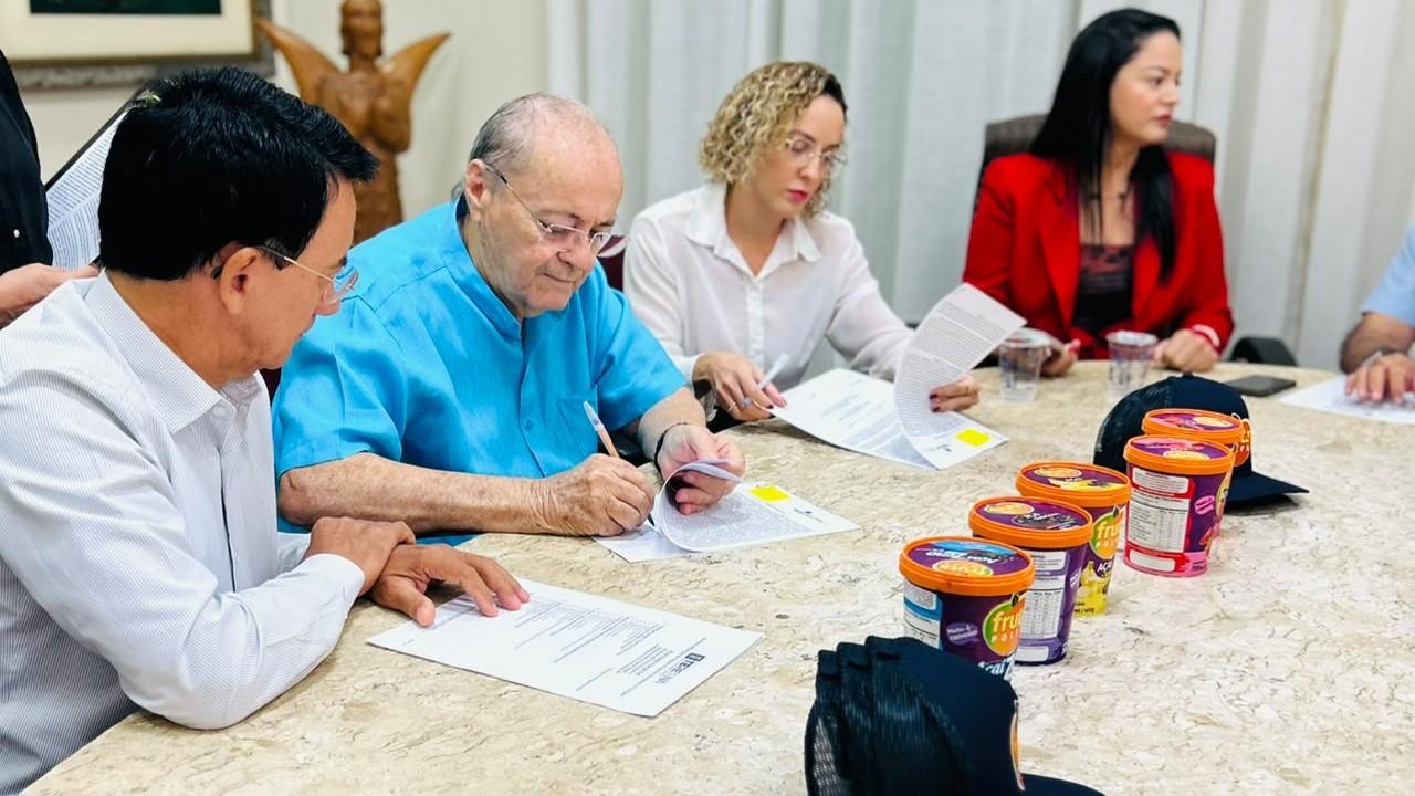 Prefeitura de Teresina assina cessão de lotes para quatro empresas