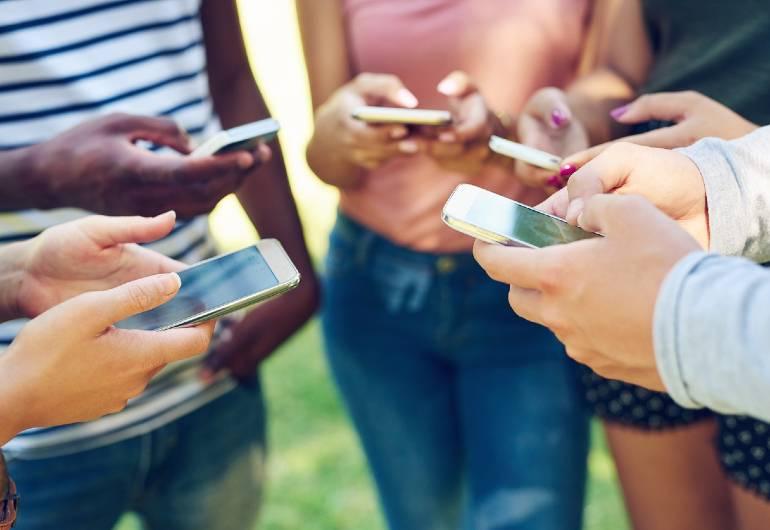 TikTok multado em R$ 153,7 milhões por falhas em dados de adolescentes