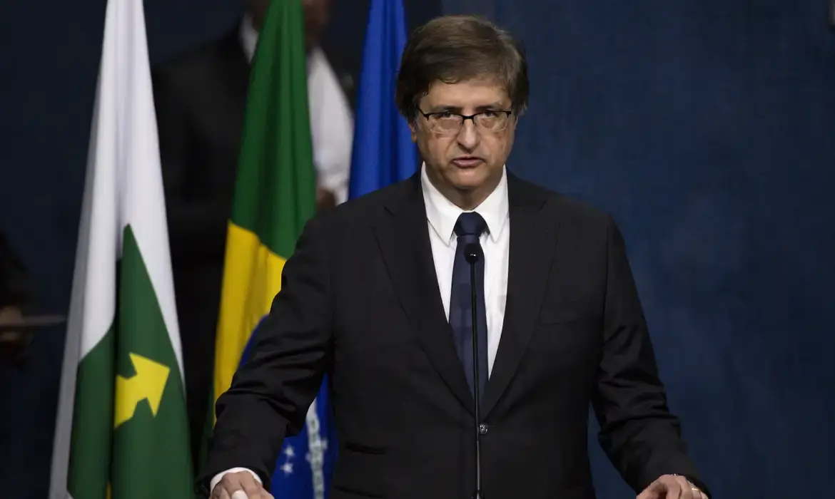 Conselho do MPF rejeita abertura de investigação contra Paulo Gonet: 5x4