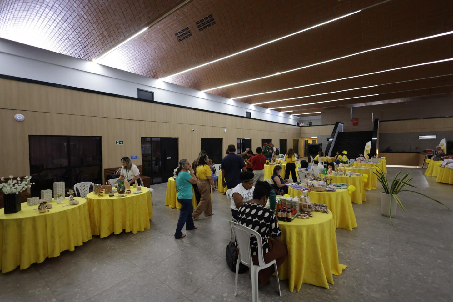 Feira do Servidor da Alepi comercializa produtos da agricultura familiar