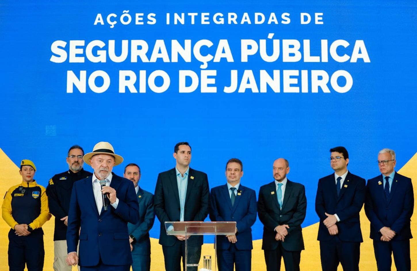 O terrorista é Trump!